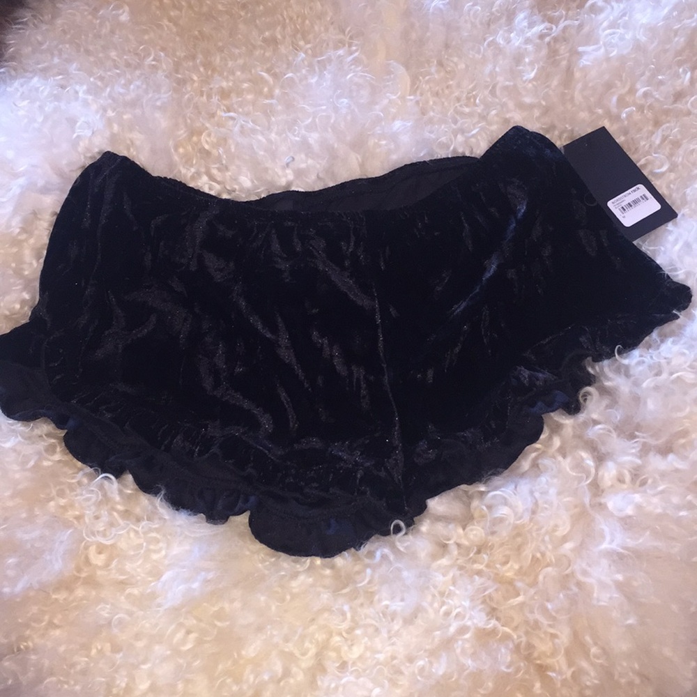 Ruffled shorts